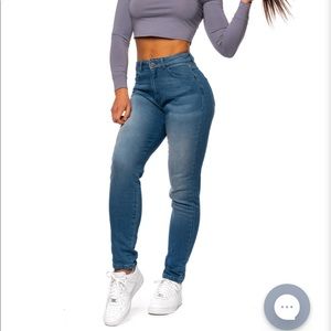 Fit Jeans - high waisted mom jeans - size M